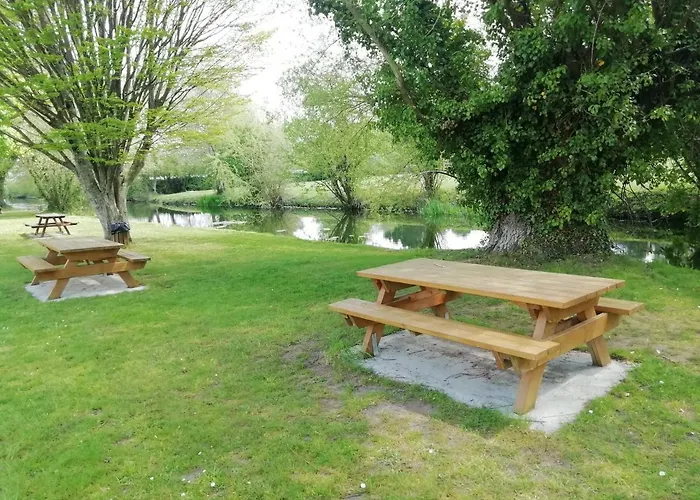 La Maison D'elise Bed & Breakfast Dollon